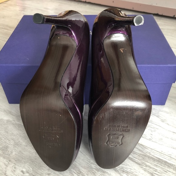 Stuart Weitzman Logoswoon Patent Leather Pump - Picture 6 of 8